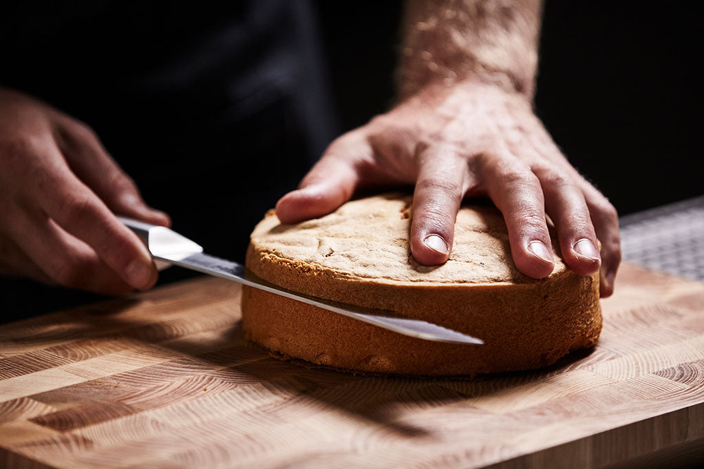 HOW TO LAYER A CAKE