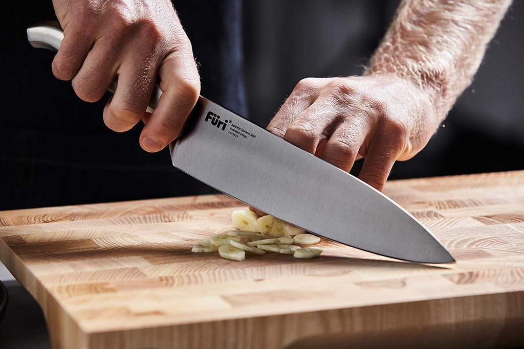 HOW TO CRUSH GARLIC INTO PASTE