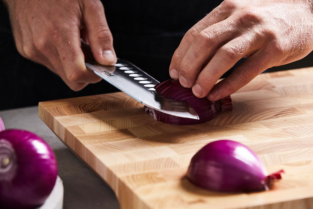 HOW TO DICE AN ONION