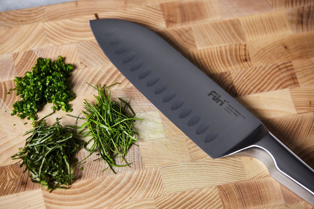 HOW TO FINELY CUT HERBS